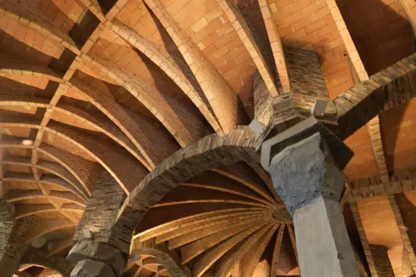 Cripta de la Colònia Güell, d'Antoni Gaudí (Santa Coloma de Cervelló) · 04718