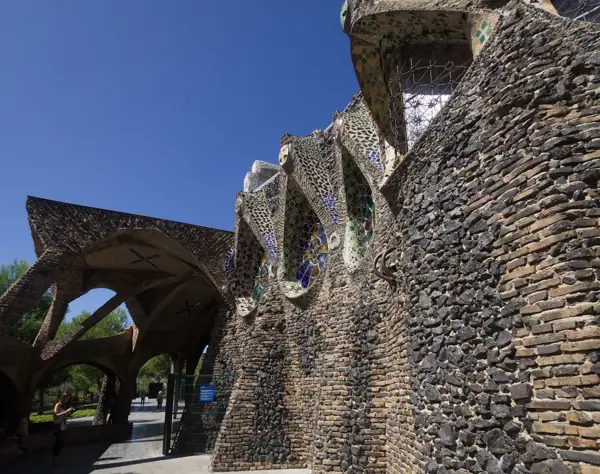 Cripta de la Colònia Güell, d'Antoni Gaudí (Santa Coloma de Cervelló) · 04721