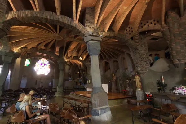 Cripta de la Colònia Güell, d'Antoni Gaudí (Santa Coloma de Cervelló) · 04708