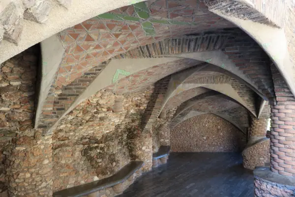 Cripta de la Colònia Güell, d'Antoni Gaudí (Santa Coloma de Cervelló) · 04853