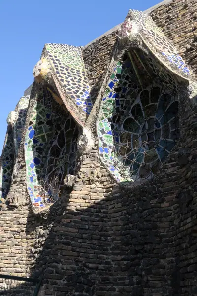 Cripta de la Colònia Güell, d'Antoni Gaudí (Santa Coloma de Cervelló) · 04856