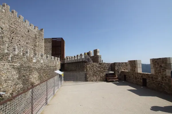 Castell de Montsoriu (Sant Feliu de Buixalleu) · 04300