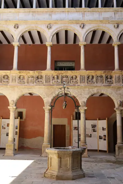 Reials Col·legis (Tortosa) · 06045