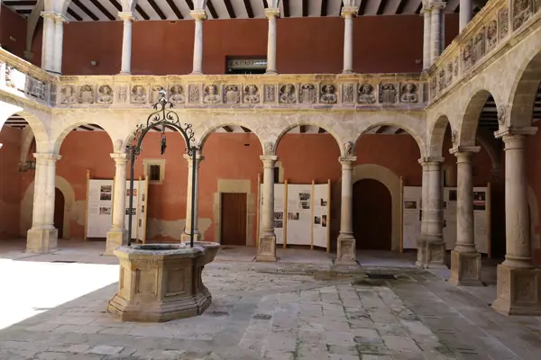Reials Col·legis (Tortosa) · 06046