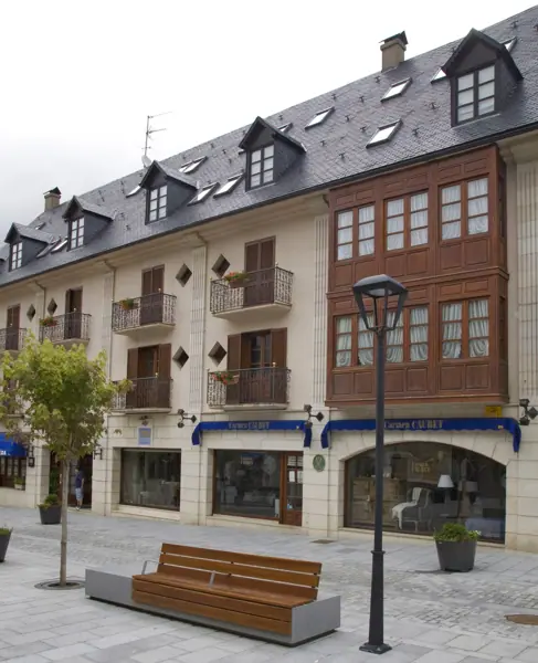 La capital i l'església de Sant Miquèu (Vielha) · 02123