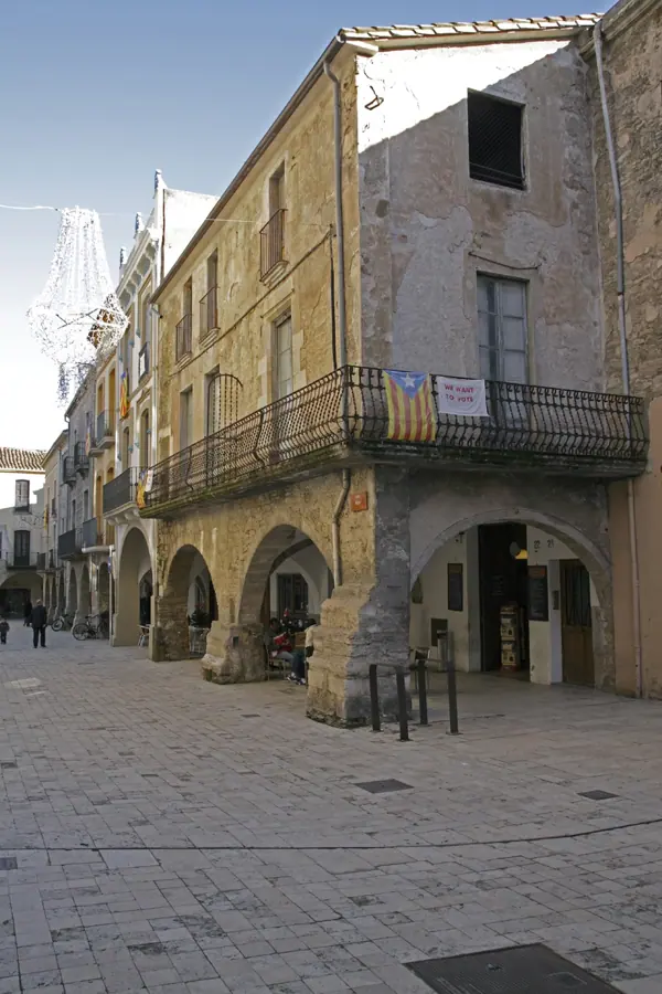 Plaça porticada