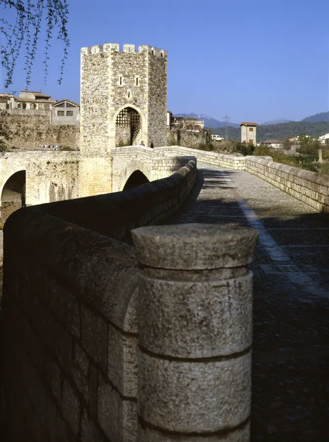 Pont Vell, monestir de Sant Pere i vila