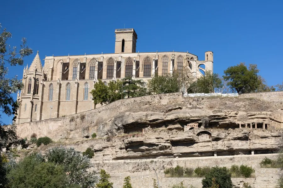 La Seu, exteriors